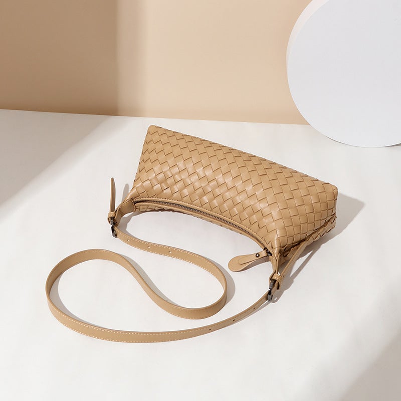 Woven Messenger Bag Shoulder Portable Fashion All-Match Commuter Underarm Bag Delivery - Image 4